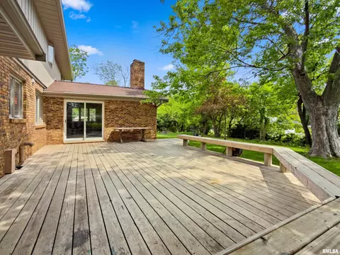 Exterior - 210 E Morningside Dr, Peoria, IL 61614 photo 4 of 11