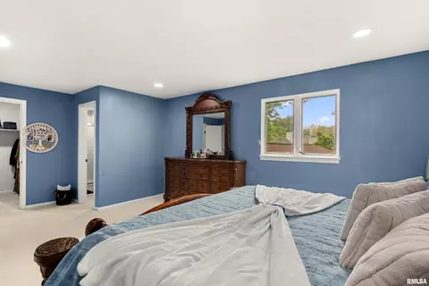 Bedroom - 210 E Morningside Dr, Peoria, IL 61614 photo 3 of 11