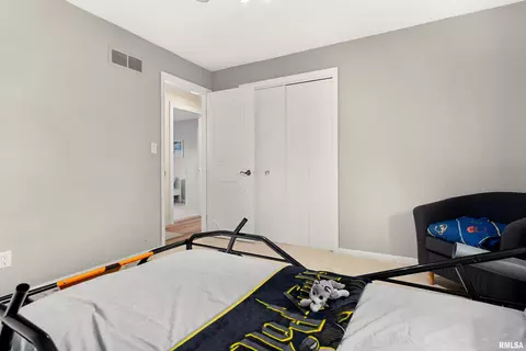 Bedroom - 210 E Morningside Dr, Peoria, IL 61614 photo 8 of 11