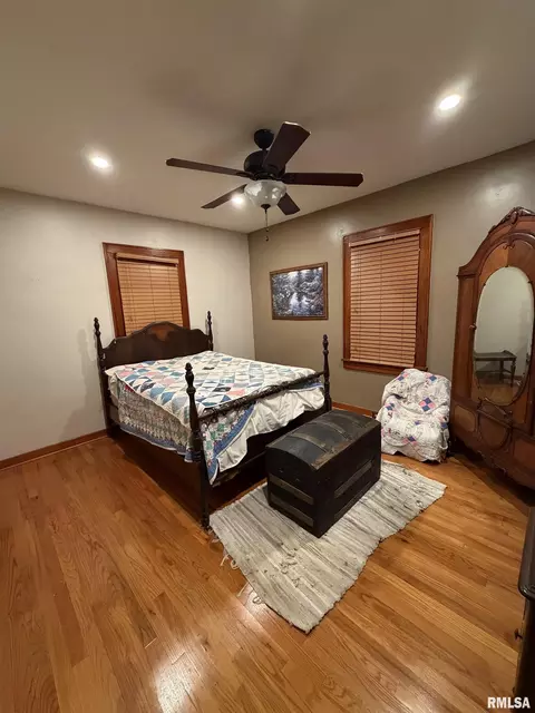 Bedroom - 115 Grove St, Anna, IL 62906 photo 2 of 3