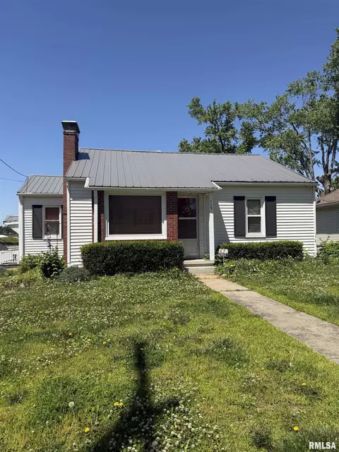 115 Grove St, Anna, IL 62906