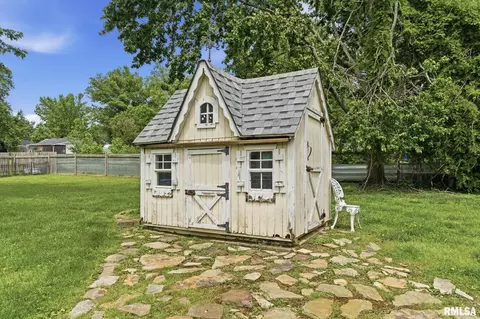 Exterior - 1830 King St, Eldorado, IL 62930 photo 1 of 3