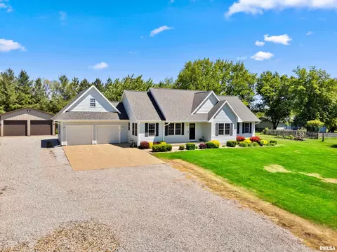 131 Teel Ln, Washington, IL 61571