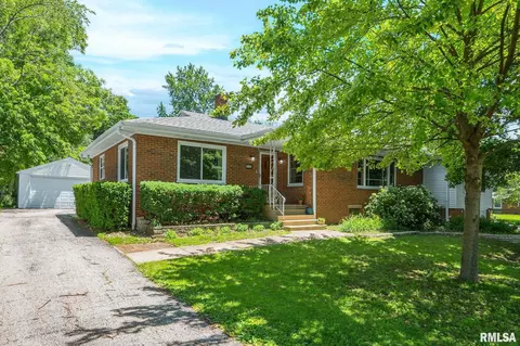 5334 N University St, Peoria, IL 61614