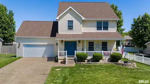 505 Park Trail Rd, Mackinaw, IL 61755