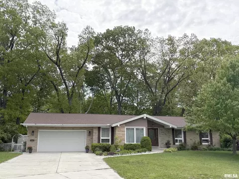 116 Campanile Dr, East Peoria, IL 61611