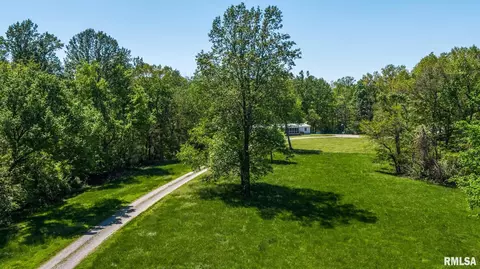 Exterior - 305 Pointer Ln, Carbondale, IL 62901 photo 1 of 8