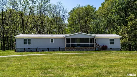 305 Pointer Ln, Carbondale, IL 62901