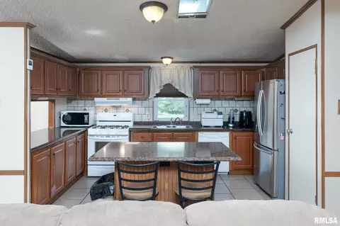 Kitchen - 305 Pointer Ln, Carbondale, IL 62901 photo 1 of 3