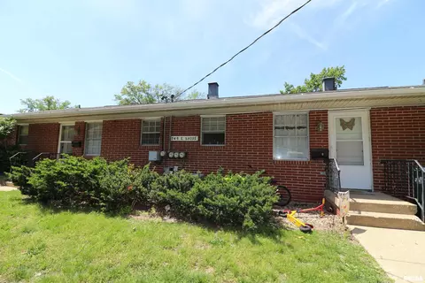 745 E Shore Dr, Pekin, IL 61554