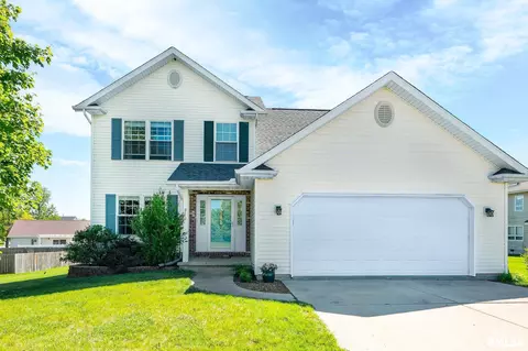 910 N Washington Dr, Metamora, IL 61548