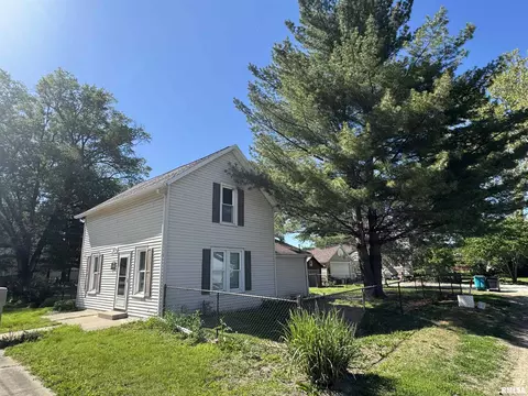 202 W Avenue I, Lewistown, IL 61542
