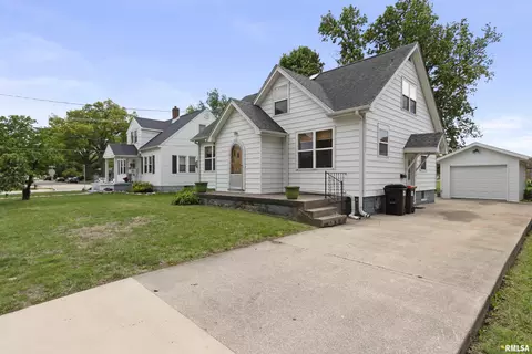 216 E Tyler St, Morton, IL 61550