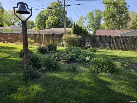 Exterior - 741 Bobby Ave, Macomb, IL 61455 photo 8 of 9