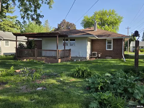 Exterior - 741 Bobby Ave, Macomb, IL 61455 photo 5 of 9