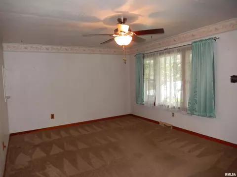 Living - 741 Bobby Ave, Macomb, IL 61455 photo 2 of 5