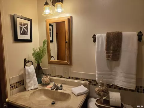 Bath - 741 Bobby Ave, Macomb, IL 61455 photo 1 of 4