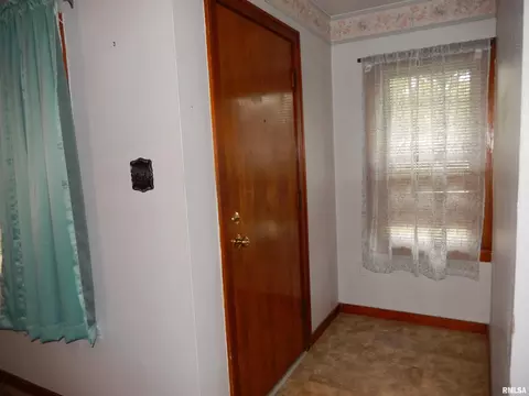 Entry Way - 741 Bobby Ave, Macomb, IL 61455 photo 1 of 1