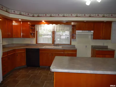 Kitchen - 741 Bobby Ave, Macomb, IL 61455 photo 4 of 5