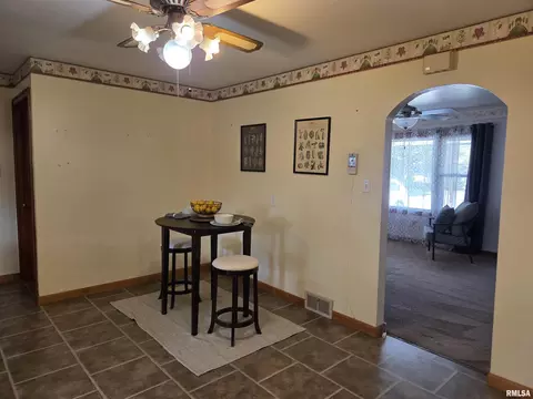 Dining - 741 Bobby Ave, Macomb, IL 61455 photo 2 of 3