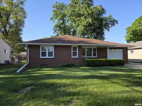 Exterior - 741 Bobby Ave, Macomb, IL 61455 photo 2 of 9