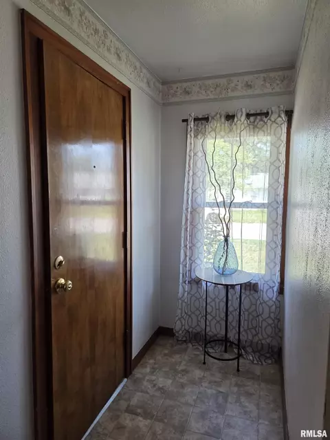 Entry Way - 741 Bobby Ave, Macomb, IL 61455 photo 1 of 1