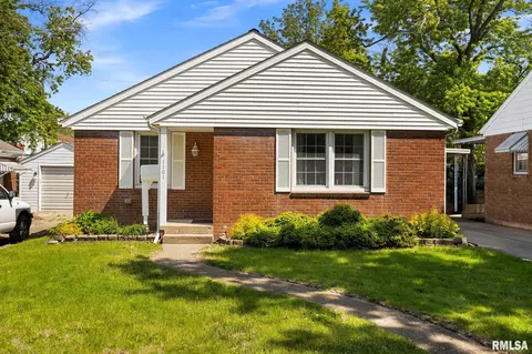 1101 E Paris Ave, Peoria Heights, IL 61616