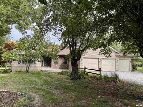 12101 N 1050th Rd, Macomb, IL 61455