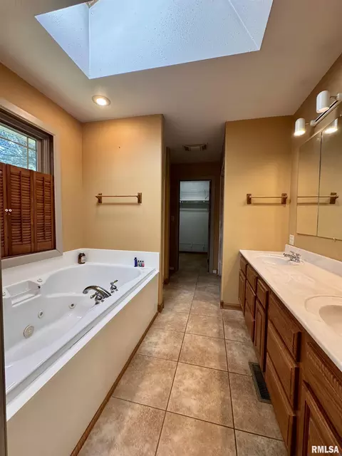 12101 N 1050th Rd, Macomb, IL 61455 photo 27