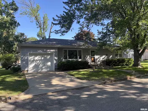 615 S Fulton St, Lacon, IL 61540