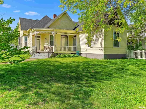 405 Euclid Ave, Lewistown, IL 61542