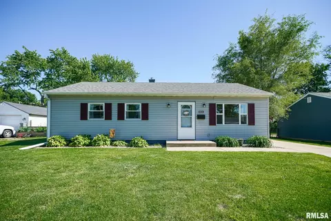 1020 Lincoln Rd, Marquette Heights, IL 61554