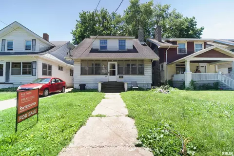 214 E Thrush Ave, Peoria, IL 61603