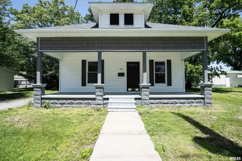 820 W Maplewood St, Marion, IL 62959