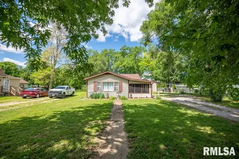 145 Urbandale Ave, East Peoria, IL 61611
