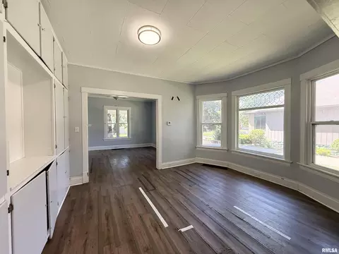 Living - 614 S 12th St, Pekin, IL 61554 photo 4 of 4