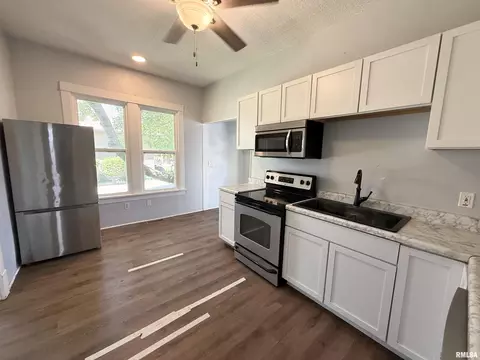 Kitchen - 614 S 12th St, Pekin, IL 61554 photo 2 of 3