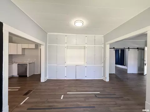 Living - 614 S 12th St, Pekin, IL 61554 photo 3 of 4