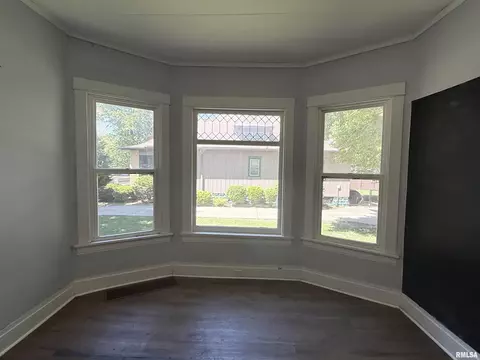 Living - 614 S 12th St, Pekin, IL 61554 photo 1 of 4