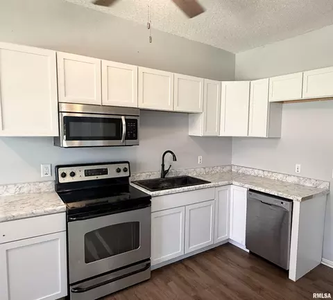 Kitchen - 614 S 12th St, Pekin, IL 61554 photo 3 of 3