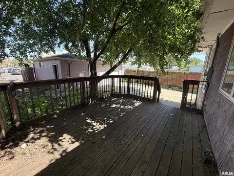 Exterior - 614 S 12th St, Pekin, IL 61554 photo 5 of 5