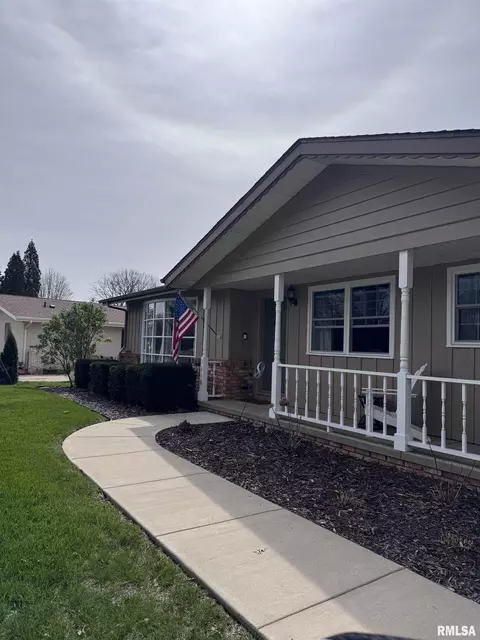 1316 W Lake Ave, Peoria, IL 61614