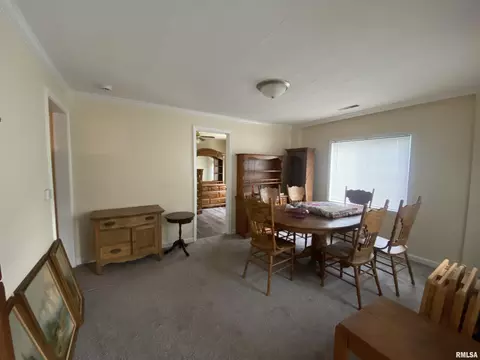 Dining - 35 W Beech St, Canton, IL 61520 photo 1 of 3
