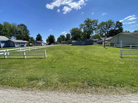 Exterior - 35 W Beech St, Canton, IL 61520 photo 11 of 19