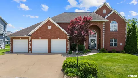 4902 N Weaverridge Blvd, Peoria, IL 61615