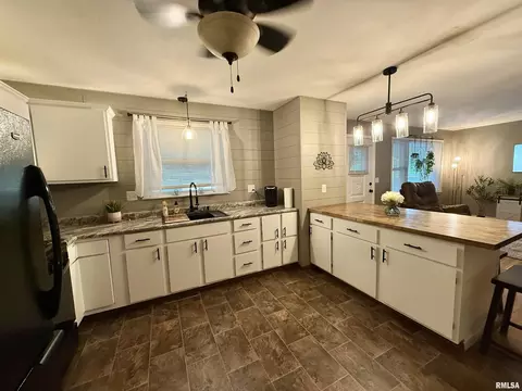 Kitchen - 1035 E Myrtle St, Canton, IL 61520 photo 5 of 5