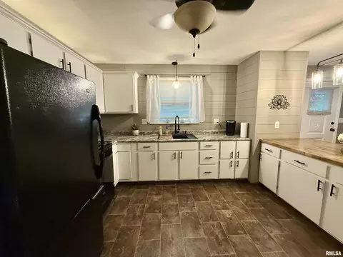 Kitchen - 1035 E Myrtle St, Canton, IL 61520 photo 4 of 5