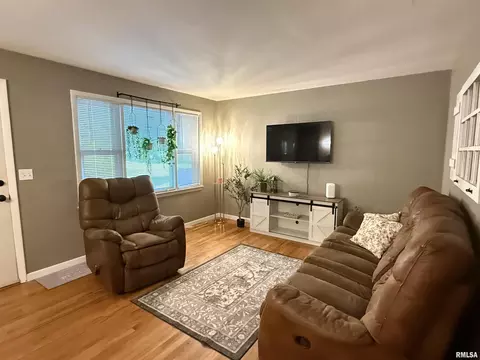 Living - 1035 E Myrtle St, Canton, IL 61520 photo 1 of 3