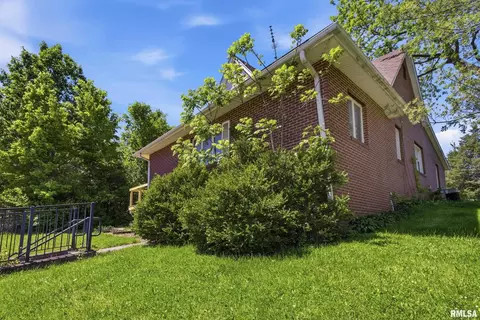 812 N Lafayette St, Macomb, IL 61455