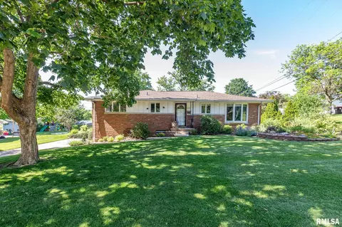 1303 W Teton Dr, Peoria, IL 61614